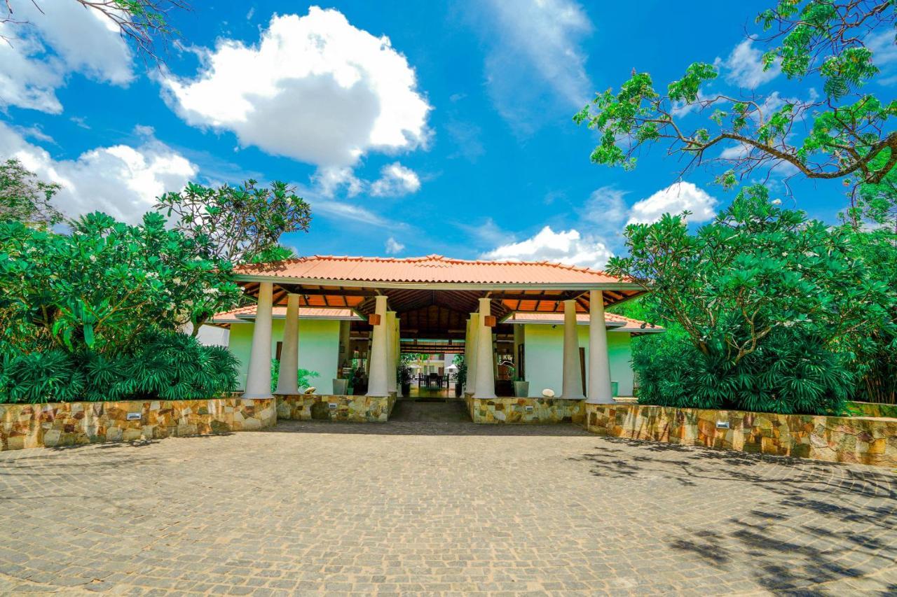 Hotel Tamarind Tree Тисамахарама Екстериор снимка