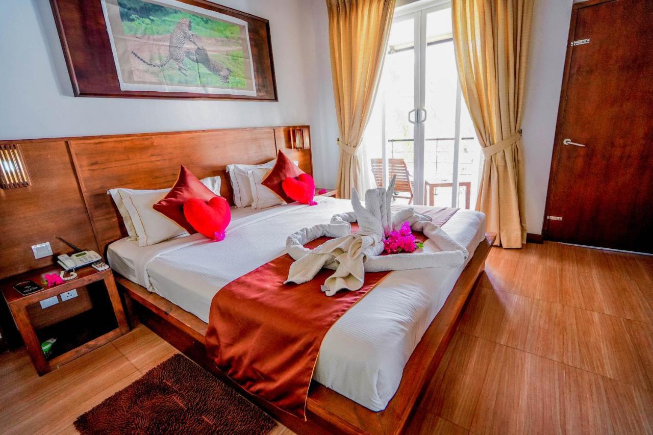 Hotel Tamarind Tree Тисамахарама Екстериор снимка