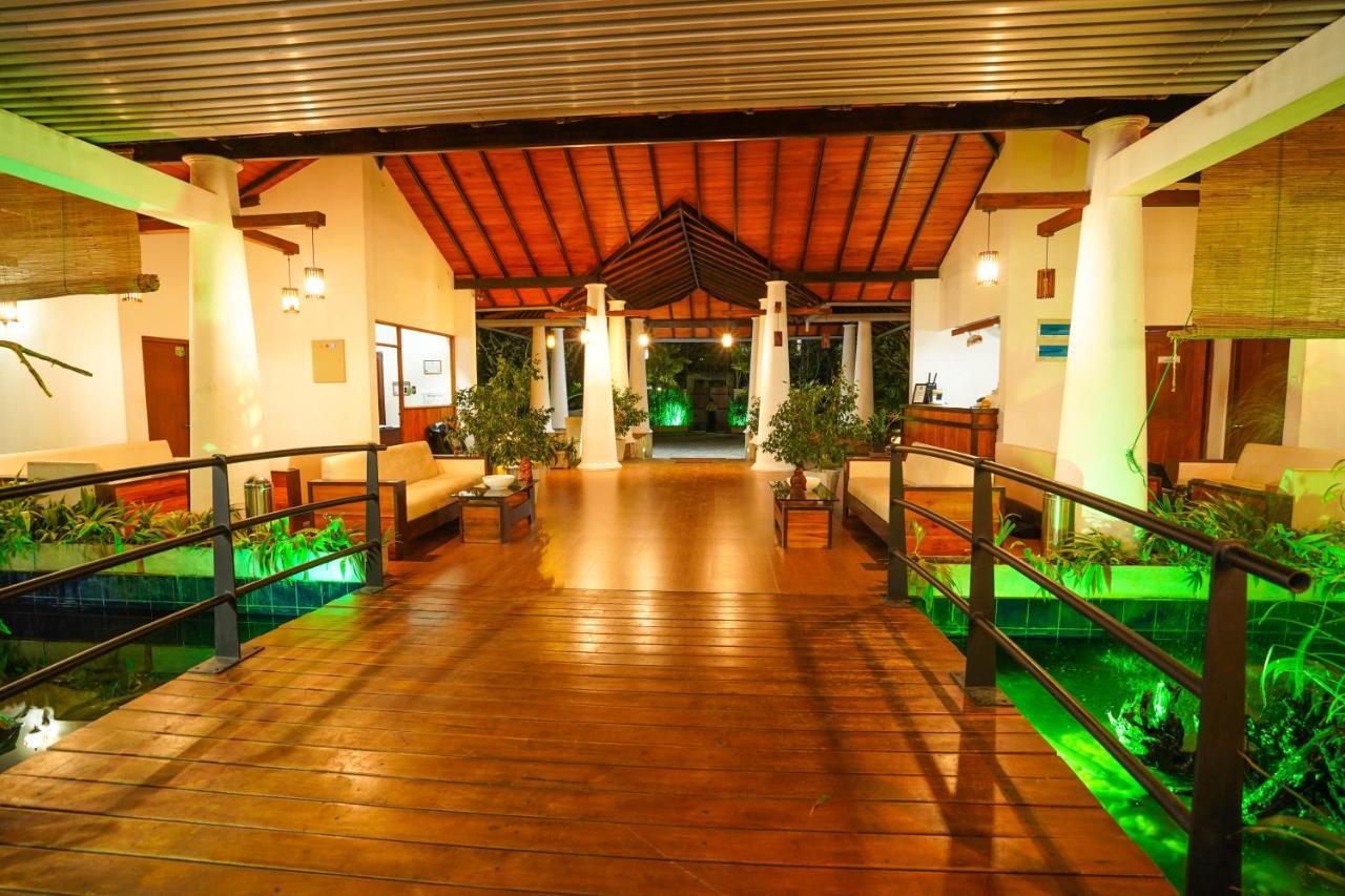Hotel Tamarind Tree Тисамахарама Екстериор снимка