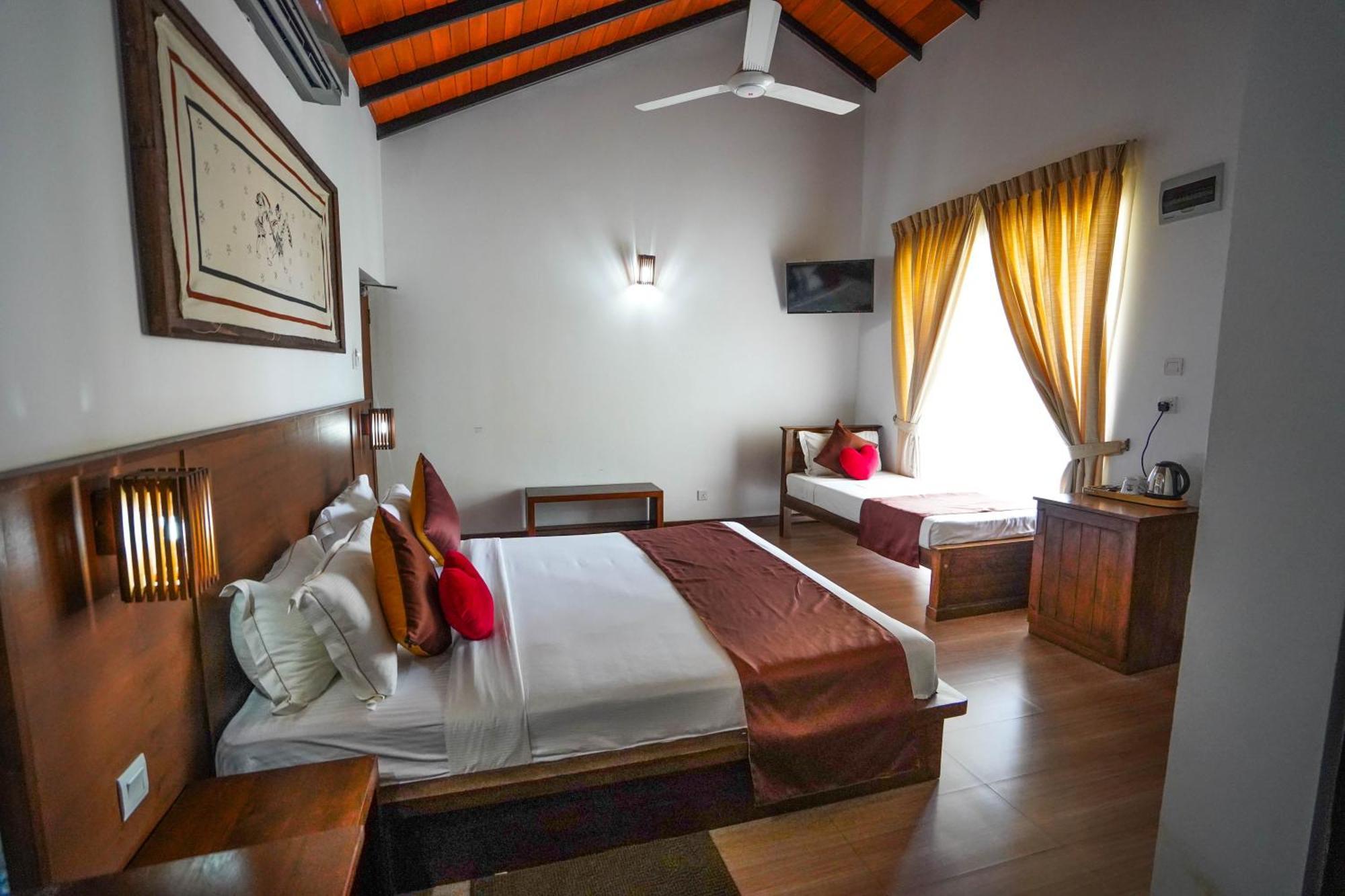 Hotel Tamarind Tree Тисамахарама Екстериор снимка