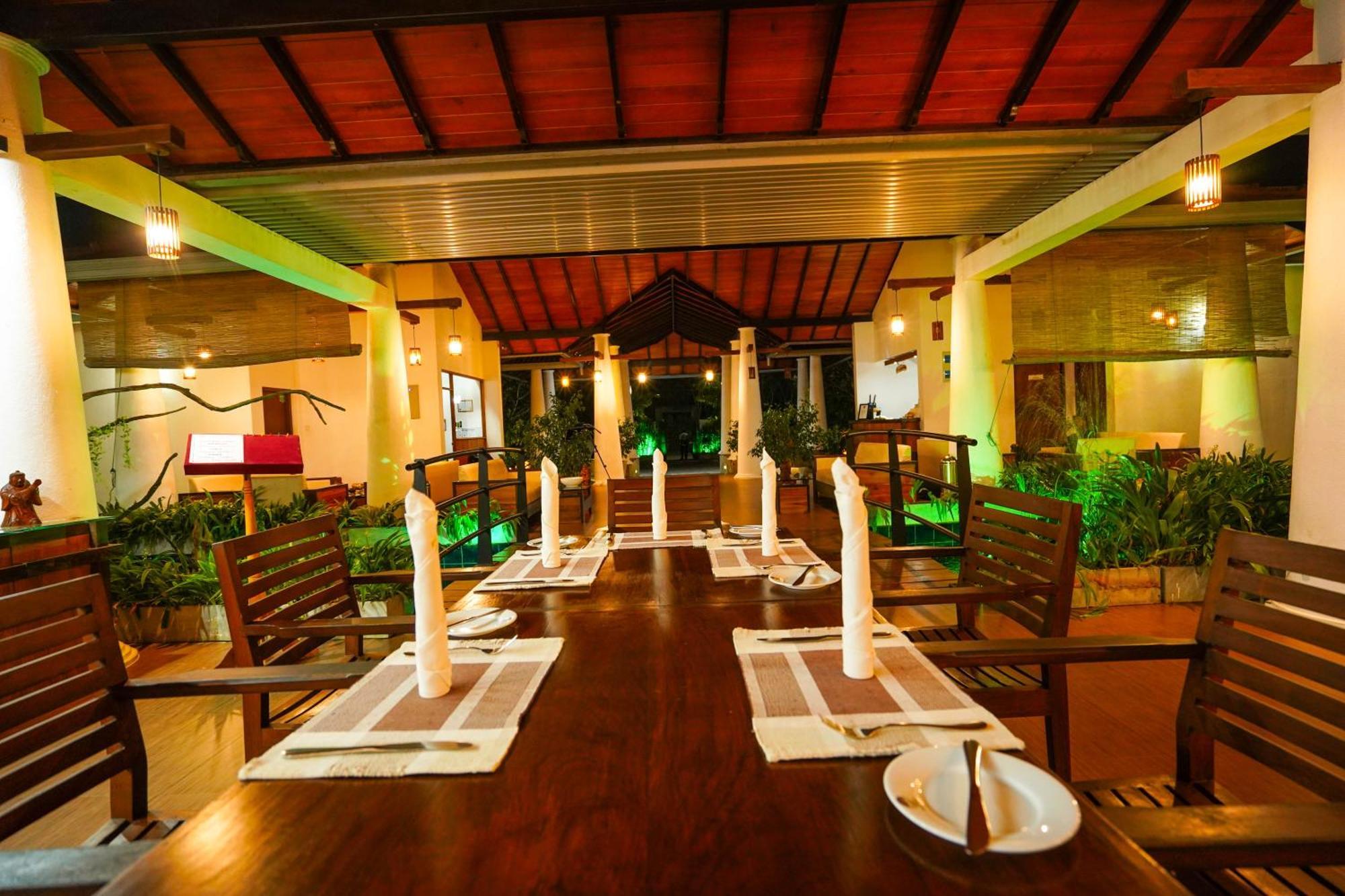 Hotel Tamarind Tree Тисамахарама Екстериор снимка