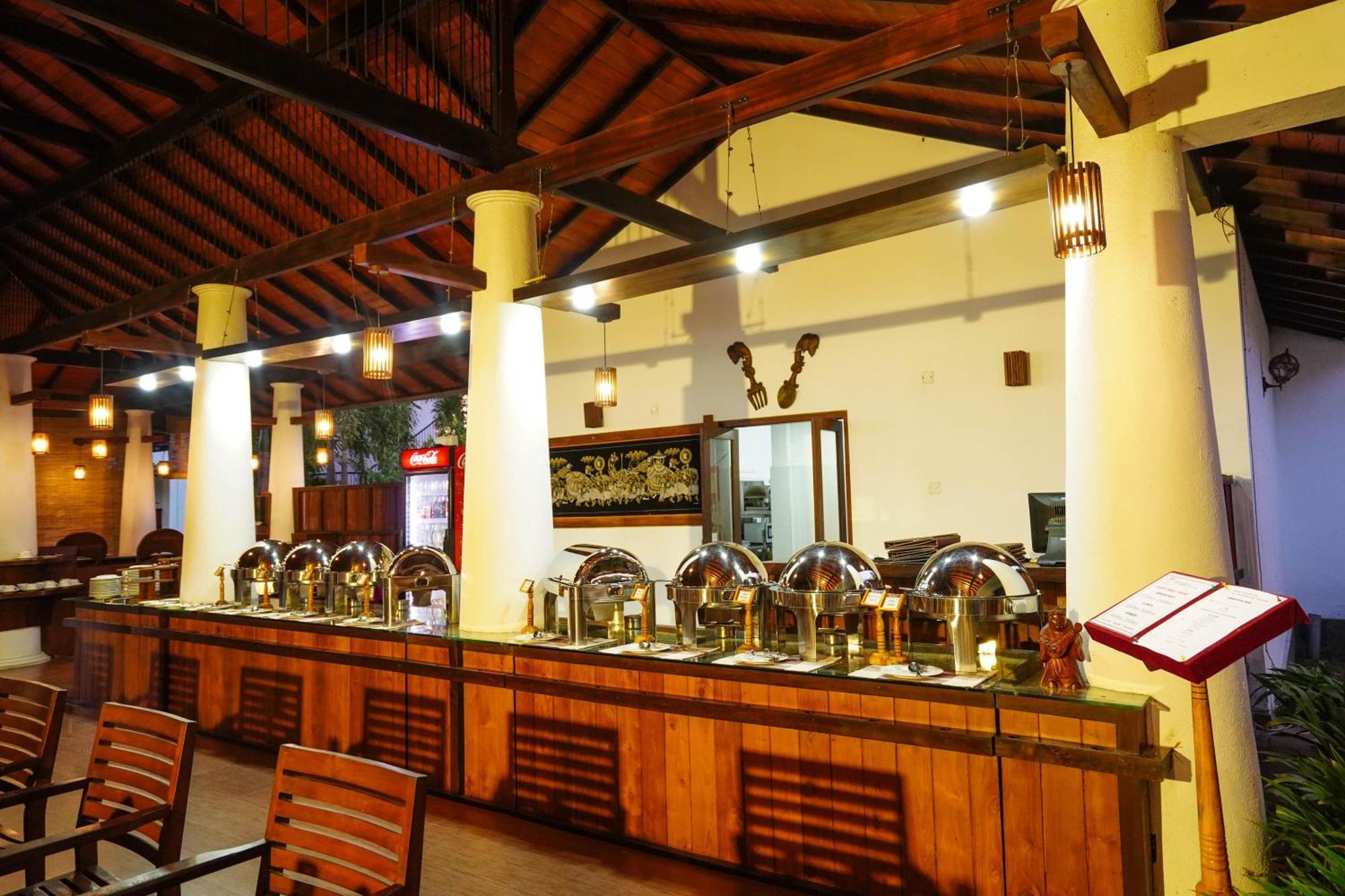 Hotel Tamarind Tree Тисамахарама Екстериор снимка