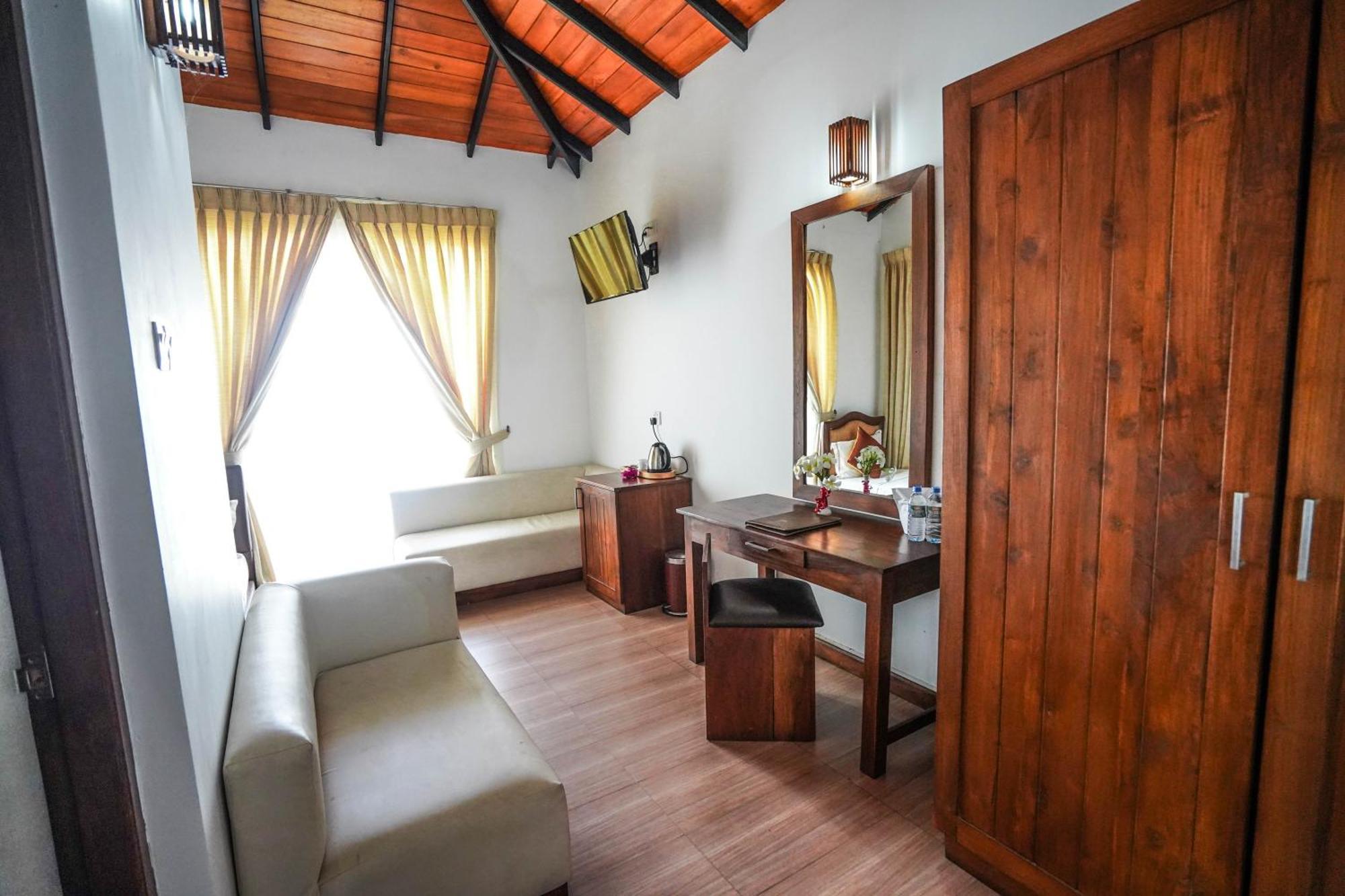 Hotel Tamarind Tree Тисамахарама Екстериор снимка