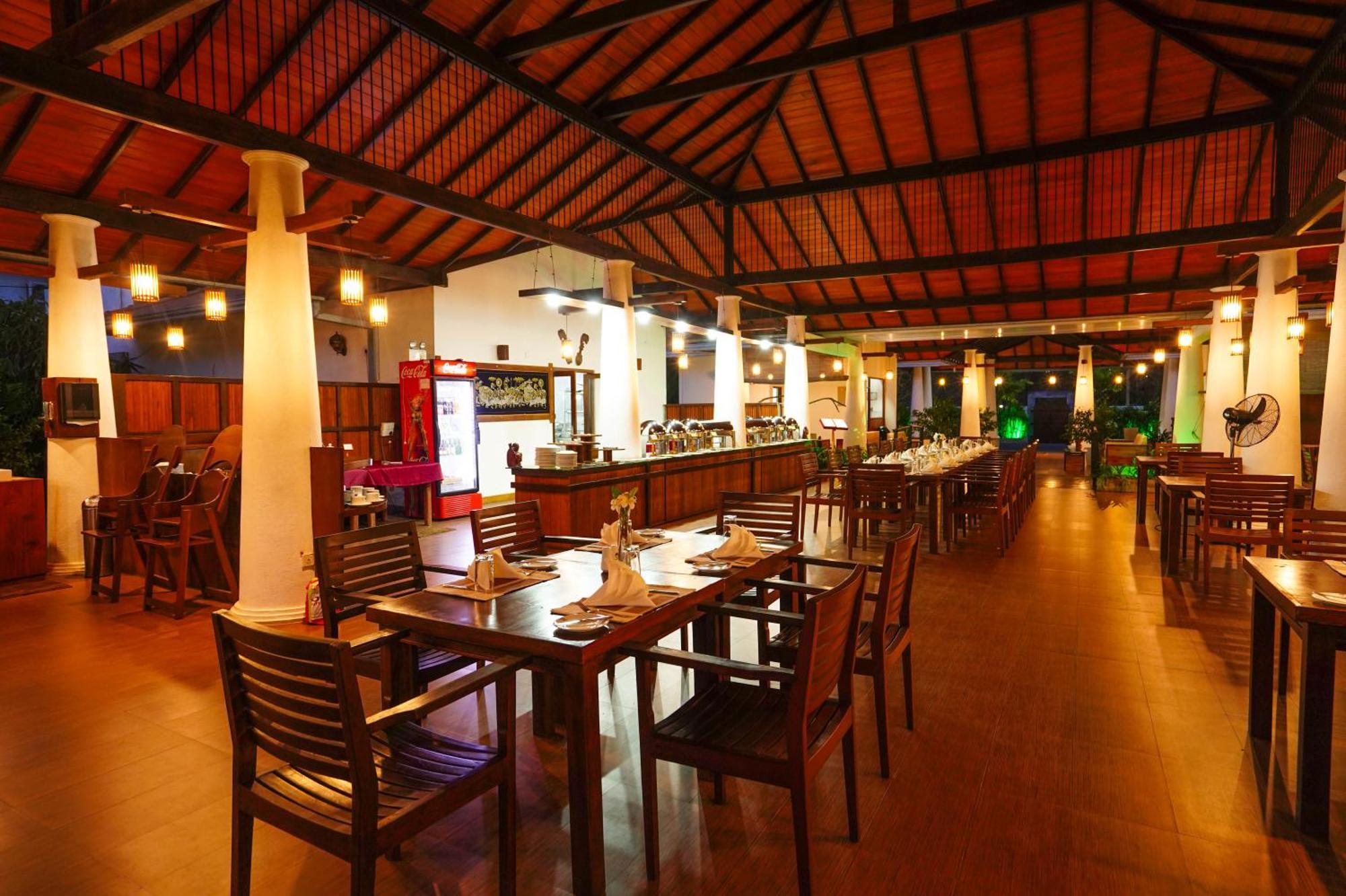 Hotel Tamarind Tree Тисамахарама Екстериор снимка